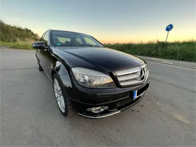 Gebraucht Mercedes C350 Avantgarde 272 PS (200 kW) 2010 Schwarz Limousine