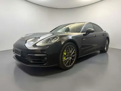 Gebraucht Porsche Panamera 4 330 PS (242 kW) 2021 Tiefschwarz Kleinwagen