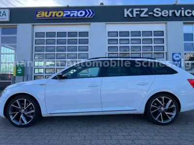 Gebraucht Skoda Superb SportLine 200 PS (147 kW) 2022 Weiß Kombi