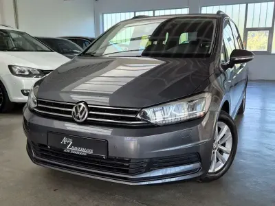 Gebraucht VW Touran Comfortline 150 PS (110 kW) 2019 Grau Van / Kleinbus