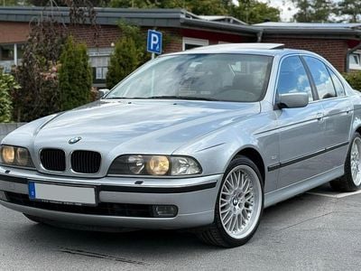 BMW 528