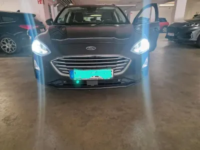 Gebraucht Ford Focus 150 PS (110 kW) 2019 Grau Kombi