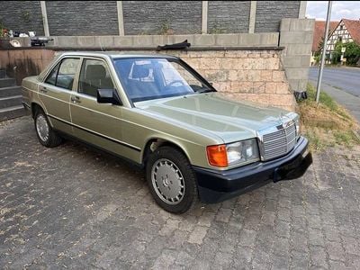 Usata Mercedes 190 105 CV (77 kW) 1985 Andere farben Berlina