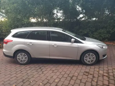 Gebraucht Ford Focus Trend 101 PS (74 kW) 2018 Grau Kombi