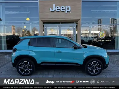 Gebraucht Jeep Avenger EV 114 kW (156 PS) 2023 Lake blue SUV