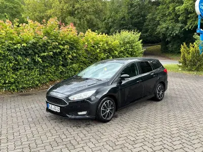 Gebraucht Ford Focus 95 PS (69 kW) 2016 Schwarz Kombi