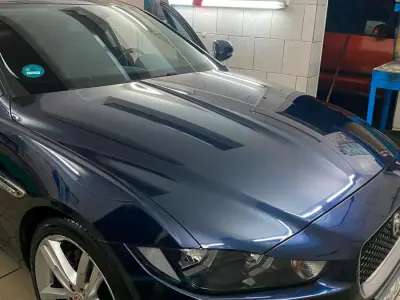 Używany Jaguar XE 180 KM (132 kW) 2016 Andere farben Sedan/Limuzyna