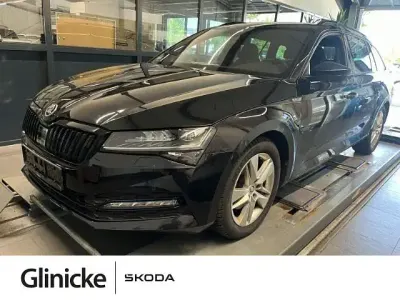 Gebraucht Skoda Superb SportLine 150 PS (110 kW) 2021 Schwarzmagic perleffekt Kombi