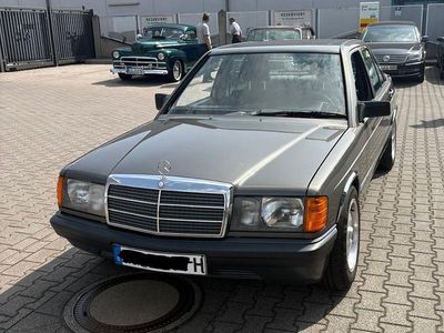 Grau Gebraucht 1986 Mercedes 190 Limousine | 8.999 €