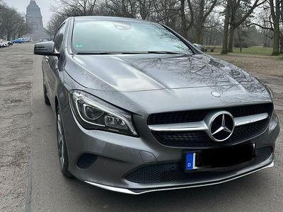 Gebraucht Mercedes CLA180 Shooting Brake 122 PS (89 kW) 2016 Grau Kombi