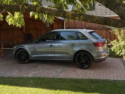 Gebraucht Audi A3 110 PS (80 kW) 2015 Grau Limousine