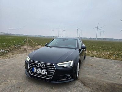 Gebraucht Audi A4 Ambiente 150 PS (110 kW) 2015 Blau Limousine