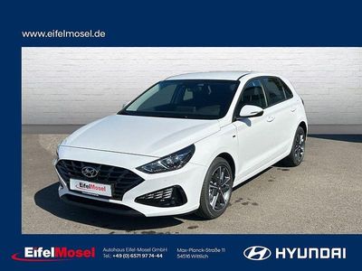 Weiß Gebraucht 2024 Hyundai i30 Trend Limousine | 24.440 € (Guter Preis)