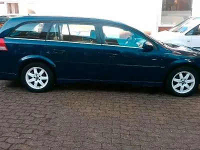 Usado Opel Vectra 122 HP (89 kW) 2006 Azul Carrinha