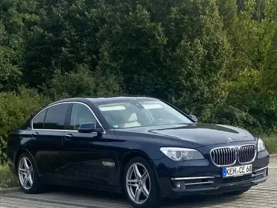 Gebraucht BMW 730L 258 PS (189 kW) 2014 Blau Limousine