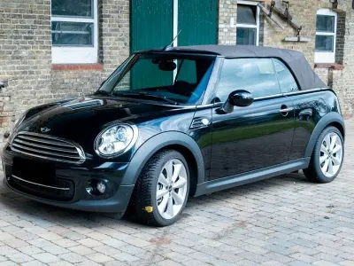 Gebraucht Mini Cooper Cabriolet 122 PS (89 kW) 2013 Schwarz Cabrio