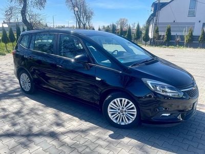 Second-hand Opel Zafira 140 CP (102 kW) 2017 Negru Monovolum