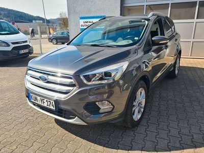 Gebraucht Ford Kuga Titanium 150 PS (110 kW) 2018 Grau SUV