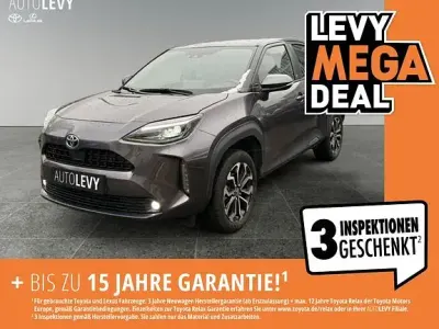 Gebraucht Toyota Yaris Hybrid Comfort 116 PS (85 kW) 2022 Marlingrau metallic SUV