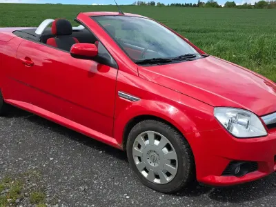Używany Opel Tigra 90 KM (66 kW) 2005 Czerwony Kabriolet