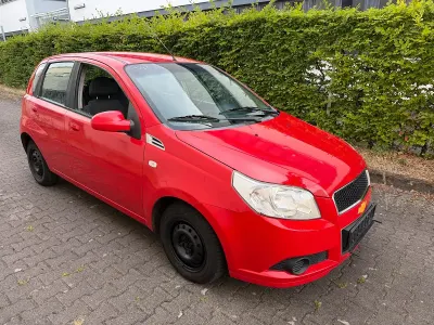 Gebraucht Chevrolet Aveo 90 PS (66 kW) 2009 Rot Kleinwagen