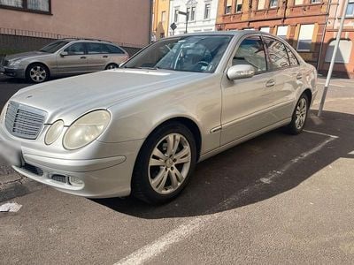 Gebraucht Mercedes 220 150 PS (110 kW) 2003 Silber Limousine