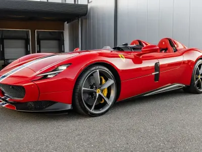 Gebraucht Ferrari Monza 810 PS (595 kW) 2020 Rot Cabrio