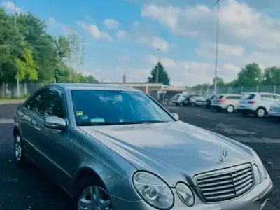 Gebraucht Mercedes E320 177 PS (130 kW) 2005 Andere farben Limousine