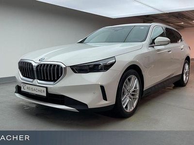 Neu BMW 530e Sport Line 299 PS (219 kW) 2025 Weiß Kombi