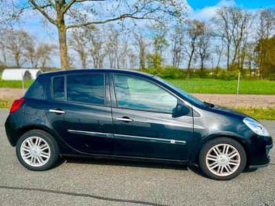 Second-hand Renault Clio II 75 CP (55 kW) 2008 Negru Hatchback