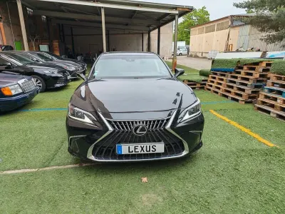 Gebraucht Lexus ES300H 218 PS (160 kW) 2023 Schwarz Limousine