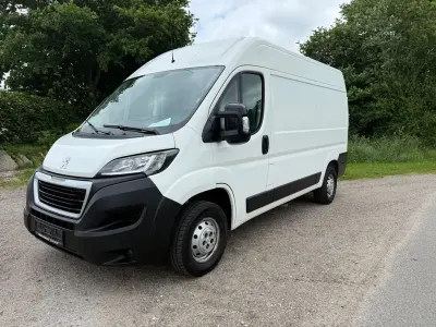 Gebraucht Peugeot Boxer Premium 140 PS (102 kW) 2020 Weiß Van
