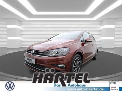 Cranberry red, metallic Gebraucht 2018 VW Golf Sportsvan Join Van / Kleinbus | 16.100 € (Fairer Preis)