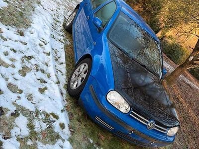Blau Gebraucht 2001 VW Golf IV Kleinwagen | 999 € (Guter Preis)
