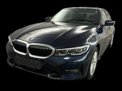 Blau Gebraucht 2020 BMW 330e Sport Line Limousine | 22.500 € (Teuer)