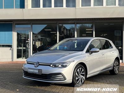Reflexsilber (silber) Gebraucht 2022 VW Golf VIII Style | 24.995 €