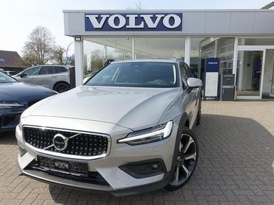 Gebraucht Volvo V60 CC Ultimate 250 PS (183 kW) 2024 Silber Kombi