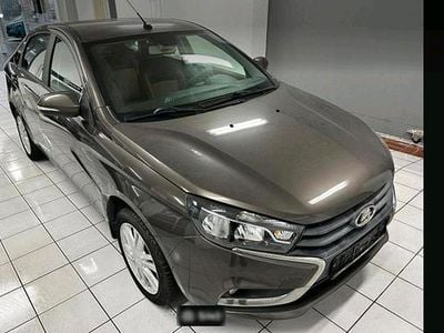 Gebraucht Lada Vesta 106 PS (77 kW) 2019 Grau Limousine