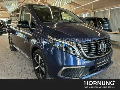 Używany Mercedes EQV300 Avantgarde 150 kW (204 KM) 2024 Niebieski Minivan
