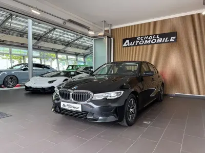 Gebraucht BMW 318 Advantage 150 PS (110 kW) 2021 Schwarz Limousine