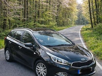 Usata Kia Ceed 100 CV (73 kW) 2014 Nero Utilitaria