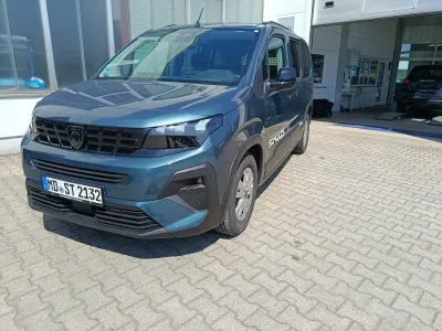 Gebraucht Peugeot Rifter Allure 131 PS (96 kW) 2026 Blau Van / Kleinbus
