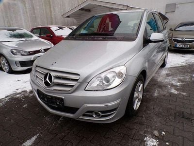 Gebraucht Mercedes B180 116 PS (85 kW) 2010 Silber Van / Kleinbus