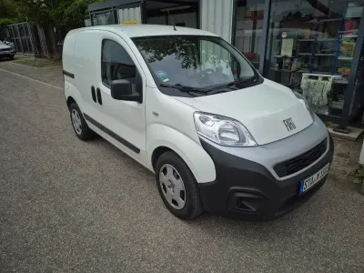 Gebraucht Fiat Fiorino 95 PS (69 kW) 2022 Weiß Van / Kleinbus
