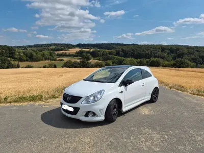 Gebraucht Opel Corsa Edition 80 PS (58 kW) 2008 Weiß Kleinwagen