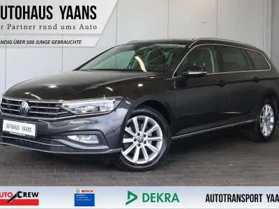 Gebraucht VW Passat Elegance 150 PS (110 kW) 2024 Grau Kombi