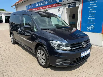 Gebraucht VW Caddy Maxi Trendline 102 PS (75 kW) 2017 Blau Van / Kleinbus
