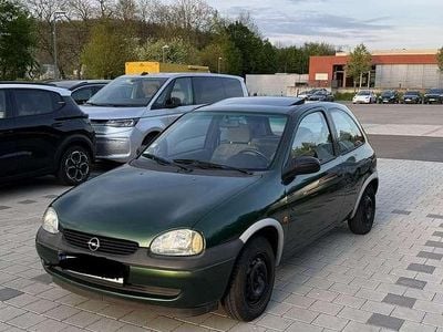 Gebraucht Opel Corsa 45 PS (33 kW) 1997 Grün Kleinwagen