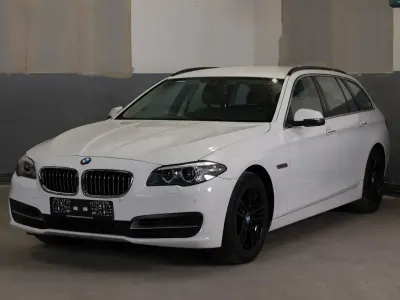 Usata BMW 520 Comfort Edition 190 CV (139 kW) 2015 Bianco Station wagon