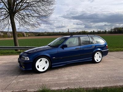 Gebraucht BMW 323 M Sport 170 PS (125 kW) 1998 Blau Kombi